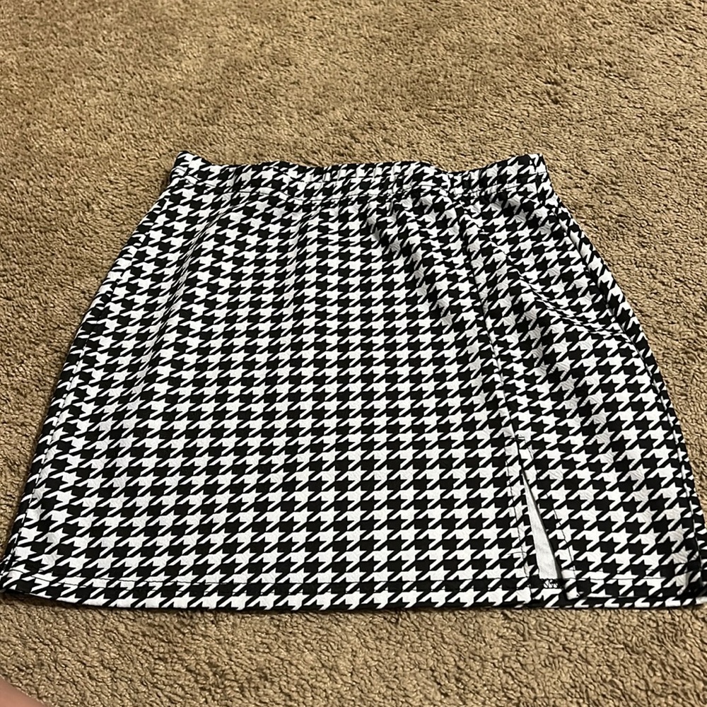 Shein white and black skirt size:M
